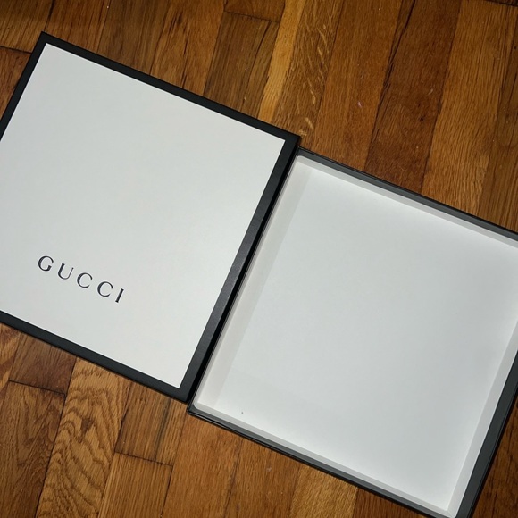 Gucci White and Black Box - Picture 2 of 3